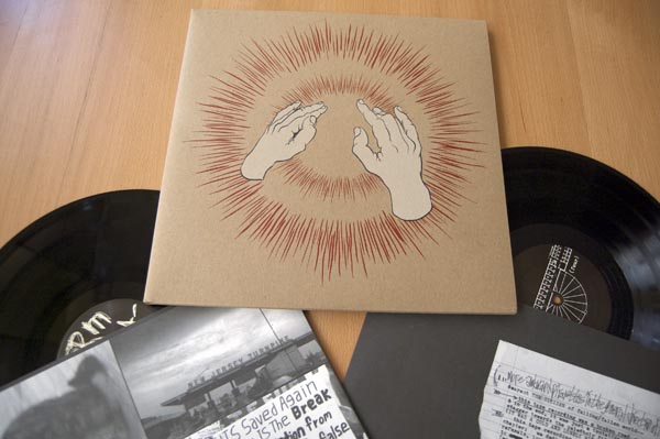 Foto del doble vinilo 'Lift your Skinny Fists like Antennas to Heaven' de Godspeed you Black Emperor!